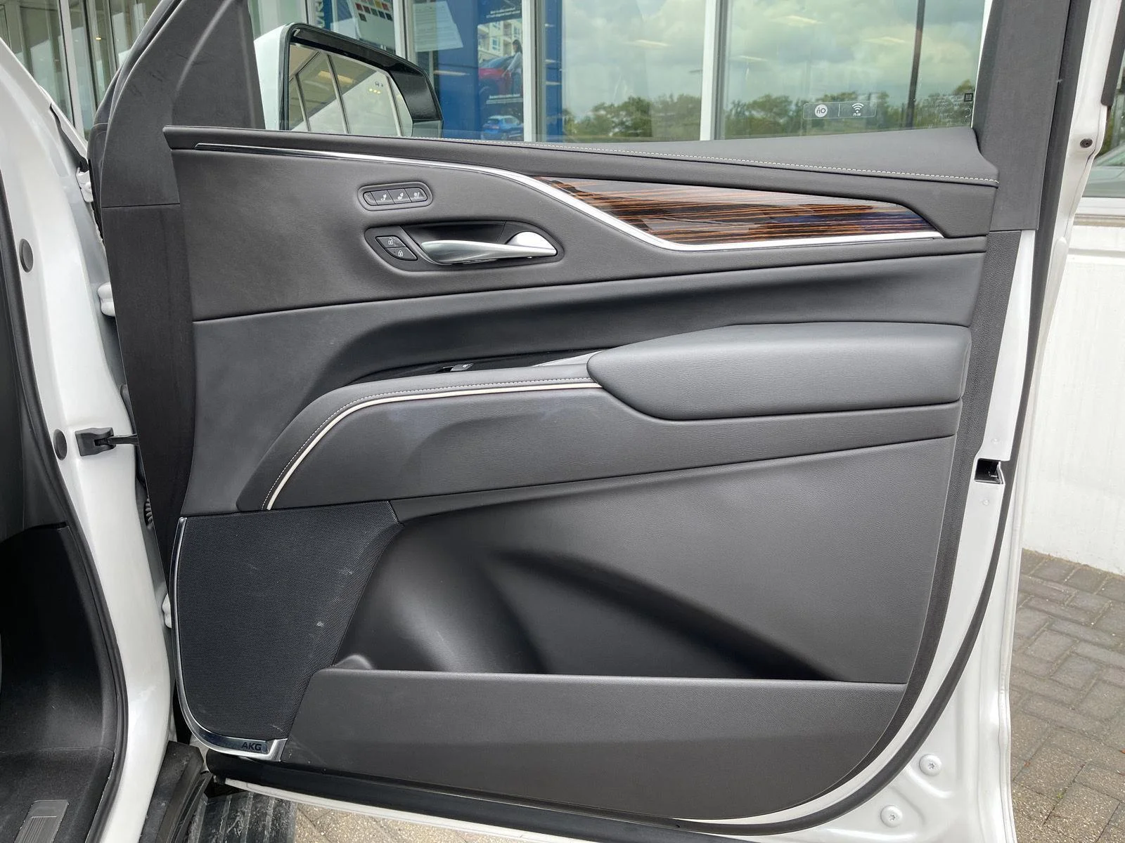 2024 Cadillac Escalade Premium Luxury - Photo 37