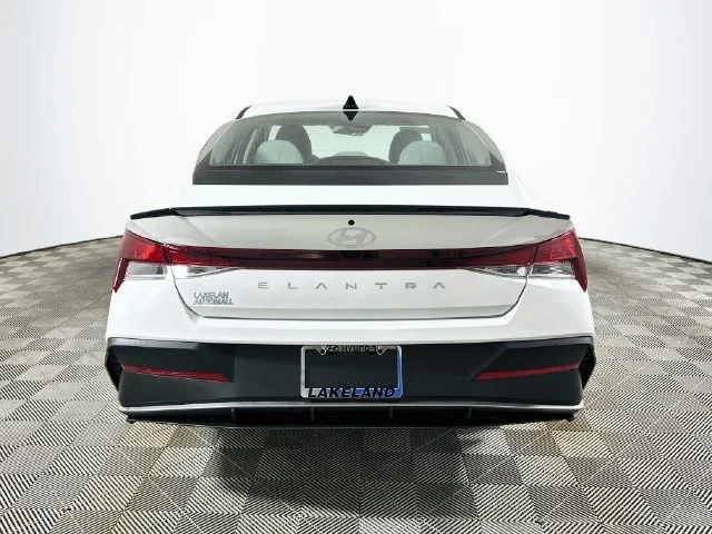 New 2026 White Hyundai SEL Sport image 4