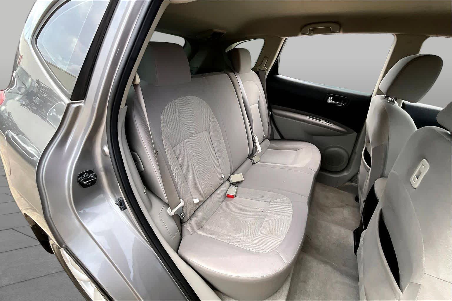 Used 2012 Platinum Graphite Nissan S image 19