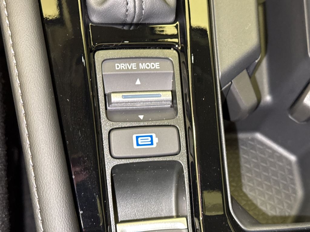 New 2026 Urban Gray Pearl Honda Touring image 31