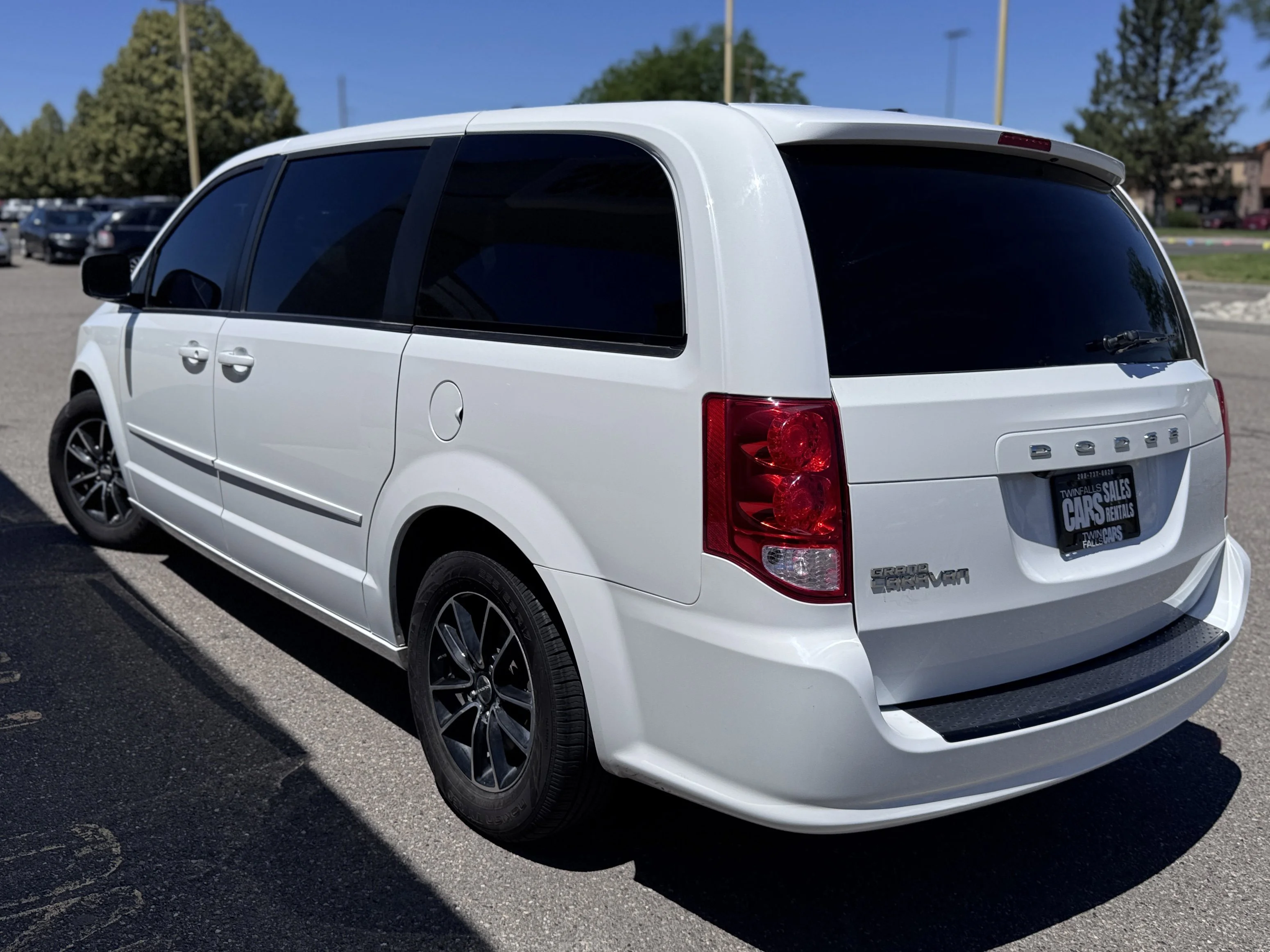 Used 2016 Bright White Clearcoat Dodge SXT Plus image 6