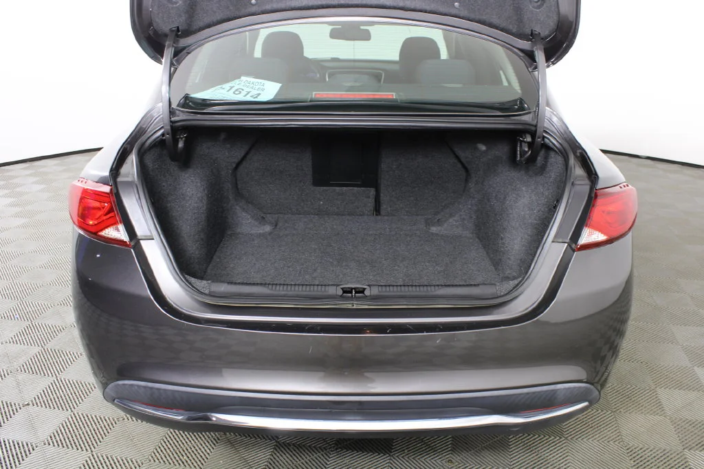 Used 2016 Gray Chrysler Limited image 8