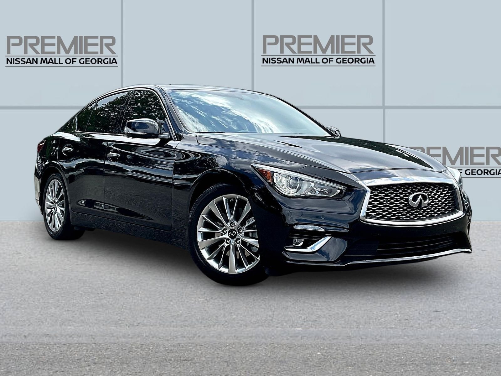 Used 2021 Black INFINITI 3.0t LUXE image 3