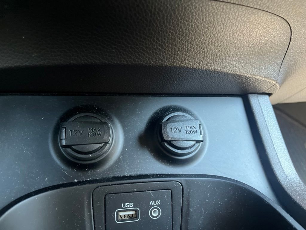 Used 2017 White Hyundai 2.4 image 20