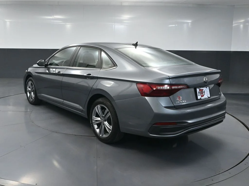 Used 2024 Gray Volkswagen 1.5T SE image 8