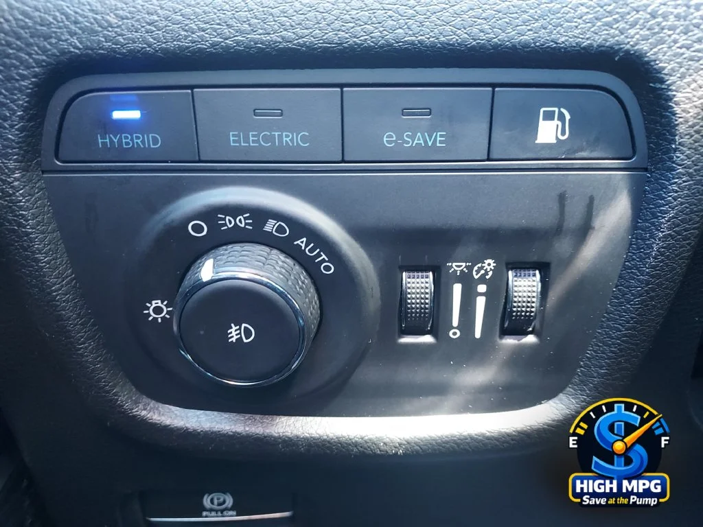 Used 2024 Silver Jeep 4xe image 9