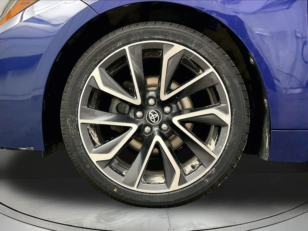 Used 2020 Blue Toyota SE image 12