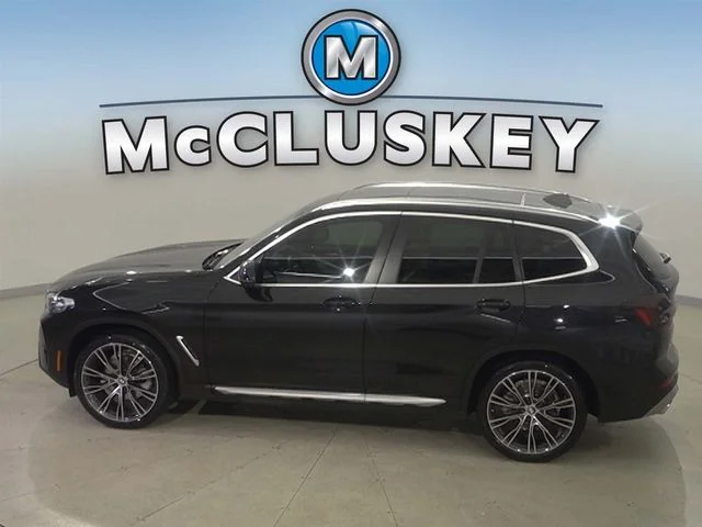 Used 2023 Black BMW xDrive30i image 10