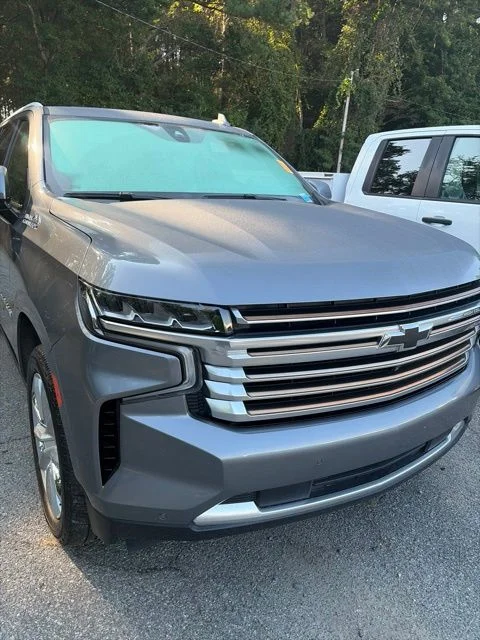 Used 2021 Gray Chevrolet High Country image 3