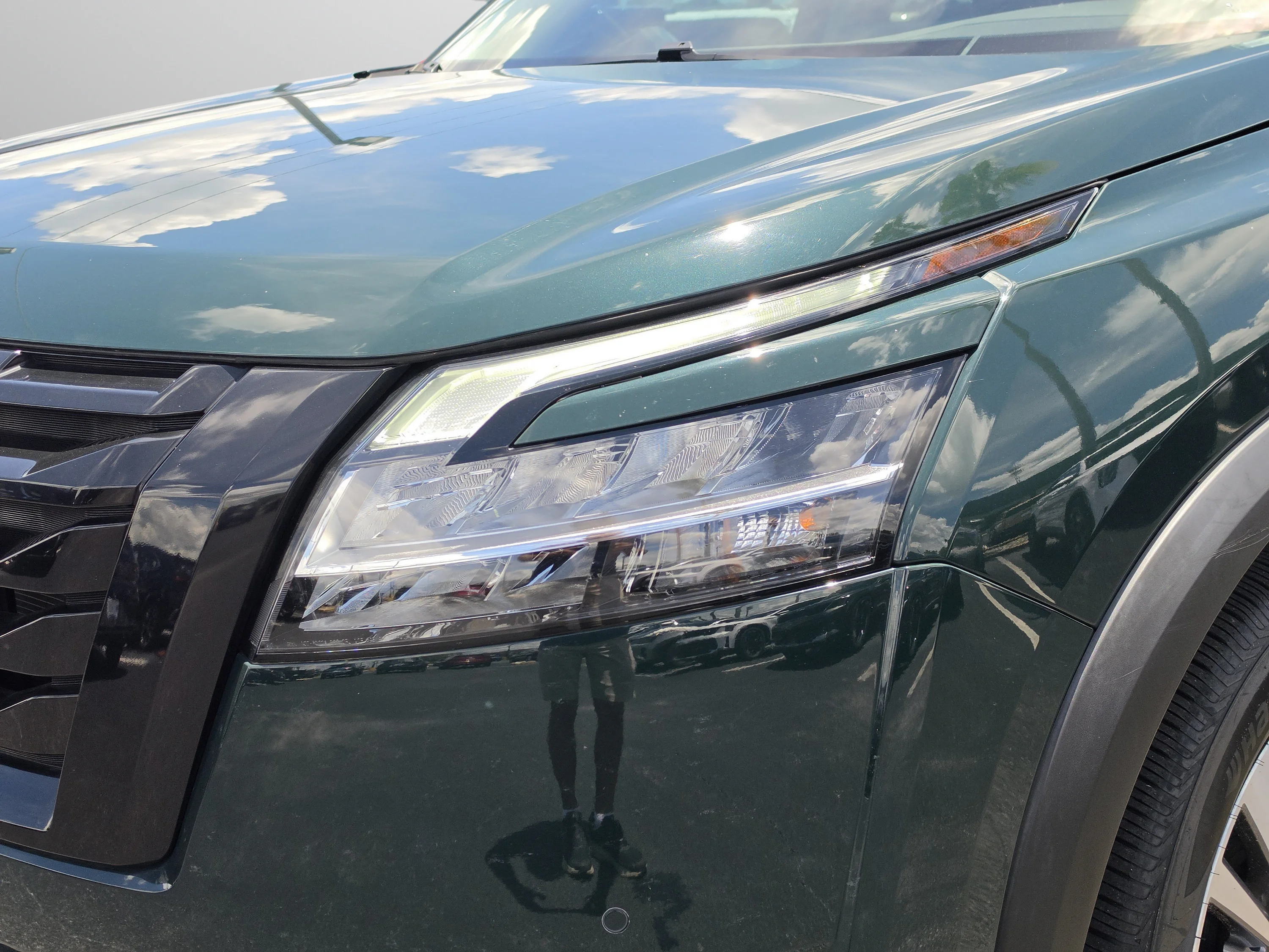 Used 2023 Obsidian Green Pearl Nissan SL image 13