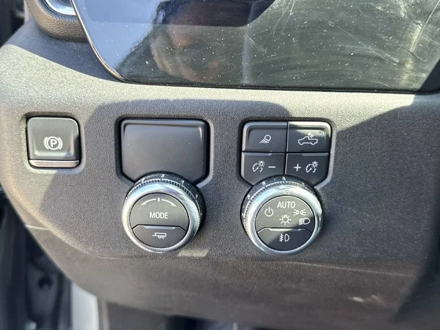 Used 2025 Silver GMC SLT image 45