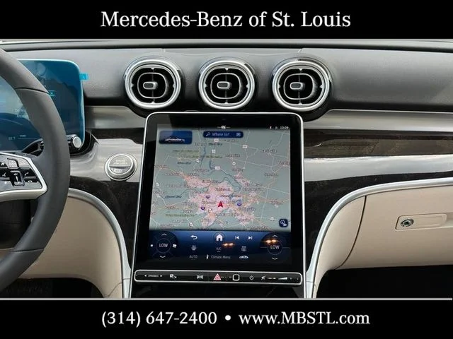 New 2026 MANUFAKTUR Moonlight White Metallic Mercedes-Benz C 300 image 10