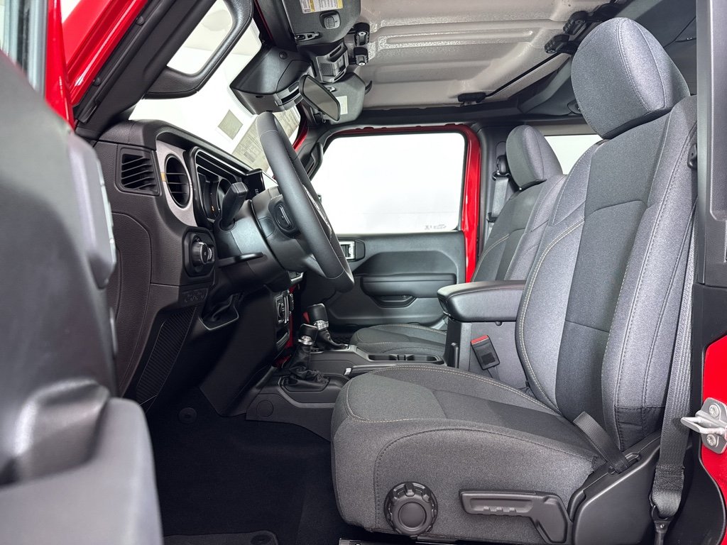 New 2026 Firecracker Red Clear-Coat Exterior Paint Jeep Sport S image 5