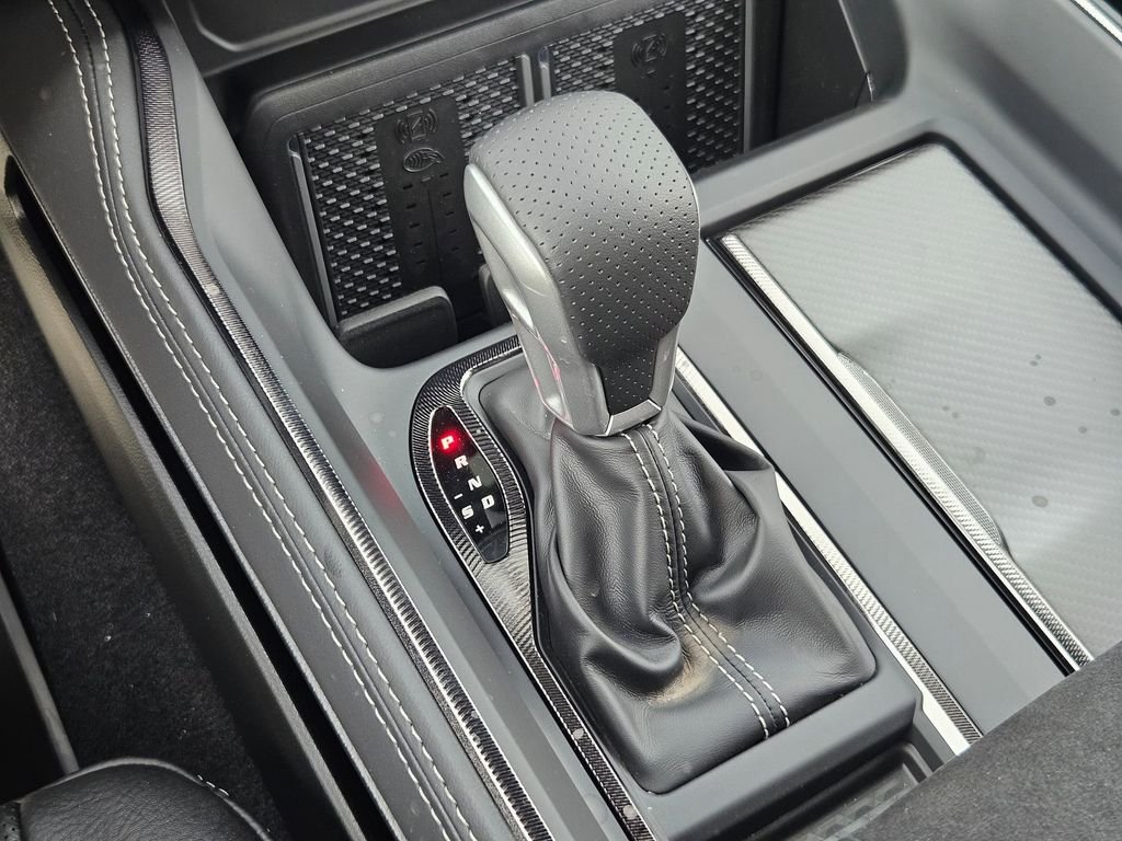 New 2026 Diamond Black Crystal Pearl-Coat Exterior Paint RAM RHO image 20