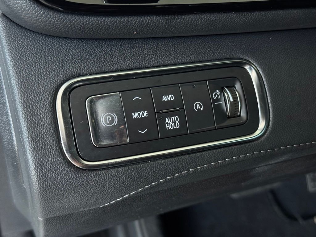 Used 2025 White Buick Preferred image 32