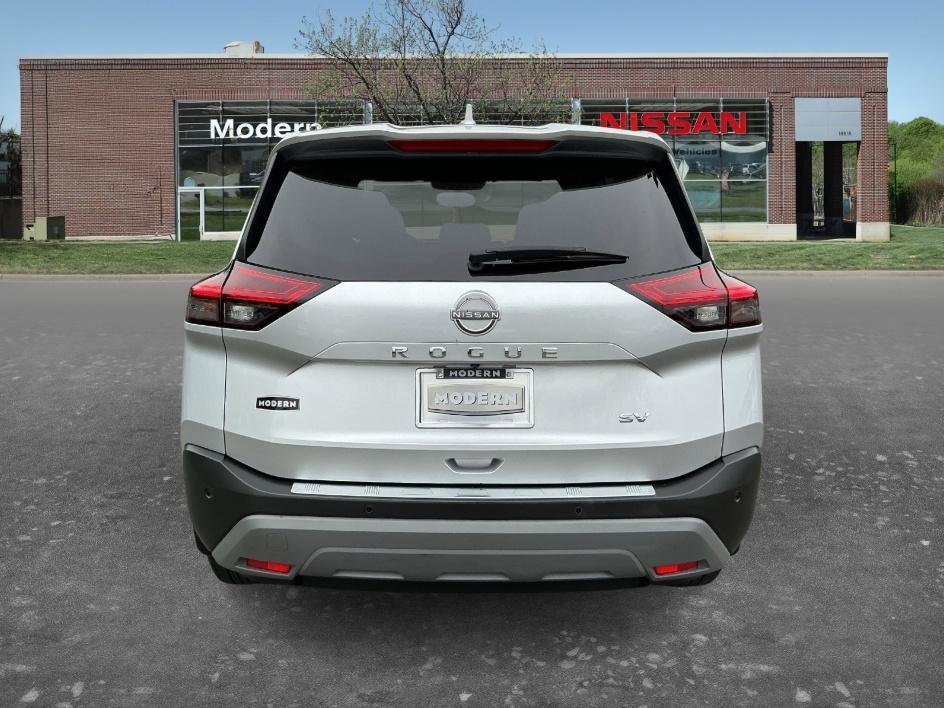 Used 2023 Brilliant Silver Metallic Nissan SV image 4
