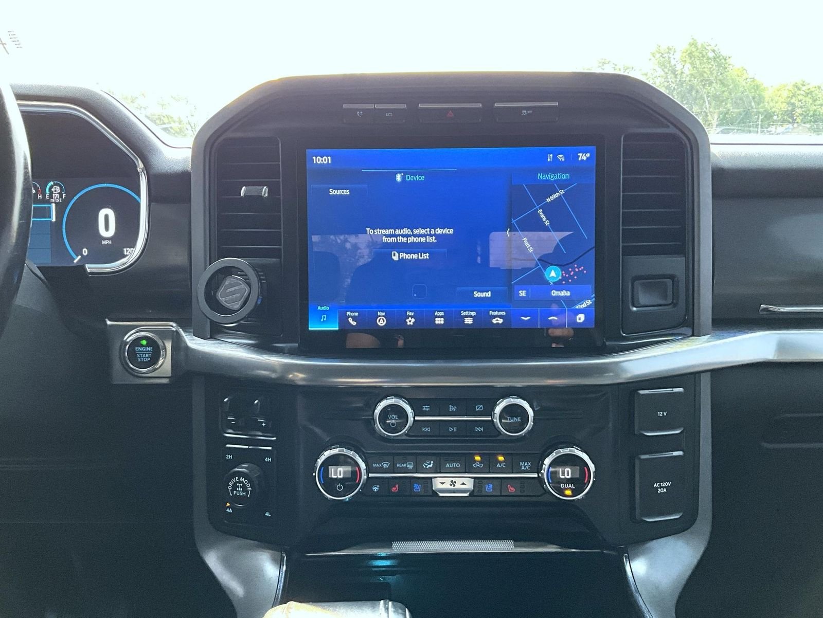 Used 2021 White Ford Lariat image 15