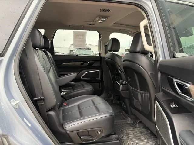 Used 2020 Gray Kia EX image 21
