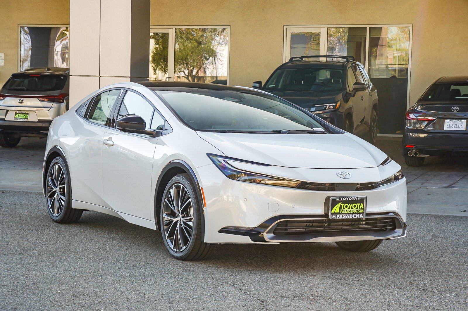 New 2027 Wind Chill Pearl <sup>1</sup> Toyota  Limited image 3