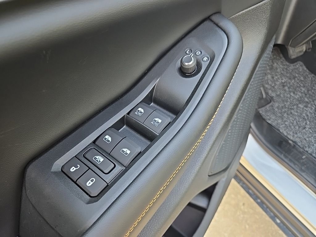 New 2026 Silver Zynith Exterior Paint Jeep  image 34