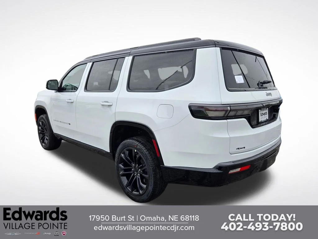 New 2026 Bright White Clear-Coat Exterior Paint Jeep Summit Reserve image 5
