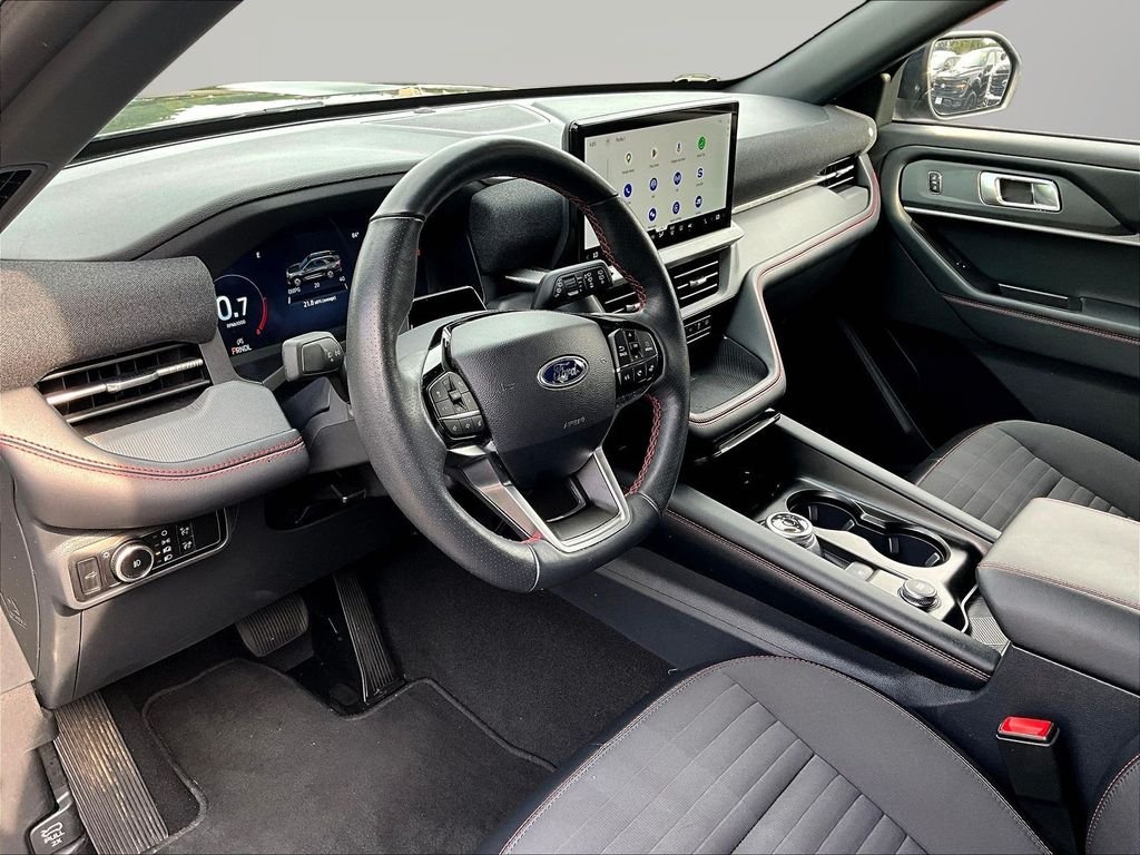 Used 2025 Gray Ford ST-Line image 18