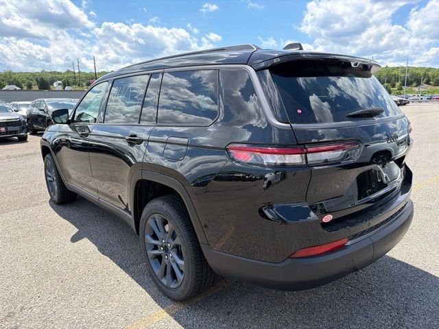 New 2026 Diamond Black Crystal Pearl-Coat Exterior Paint Jeep  image 5