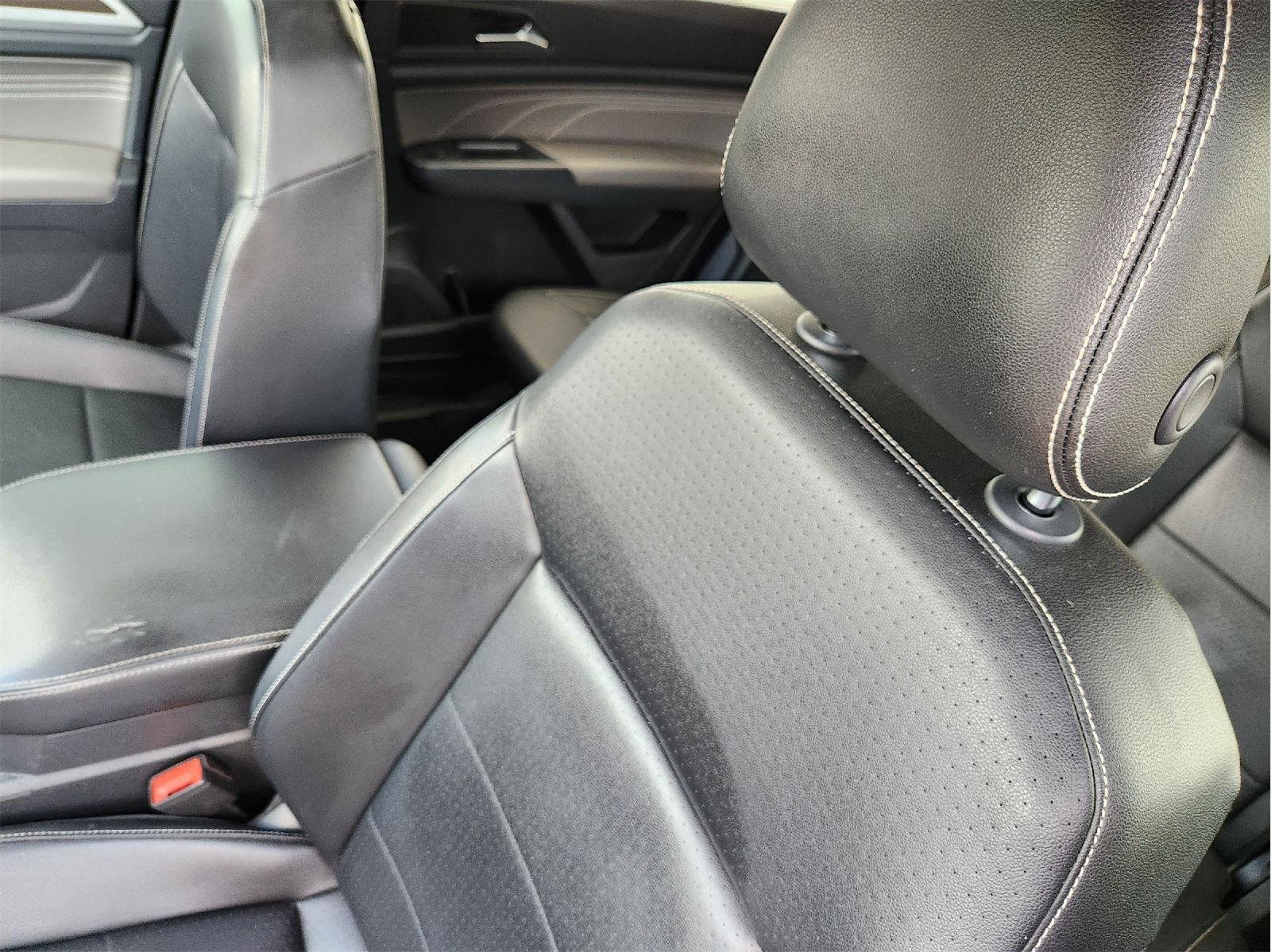 2021 Volkswagen Atlas photo 23 of 32