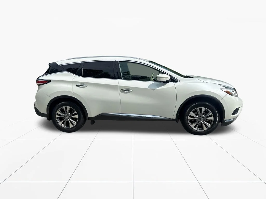 Used 2015 Pearl White Nissan SL image 9
