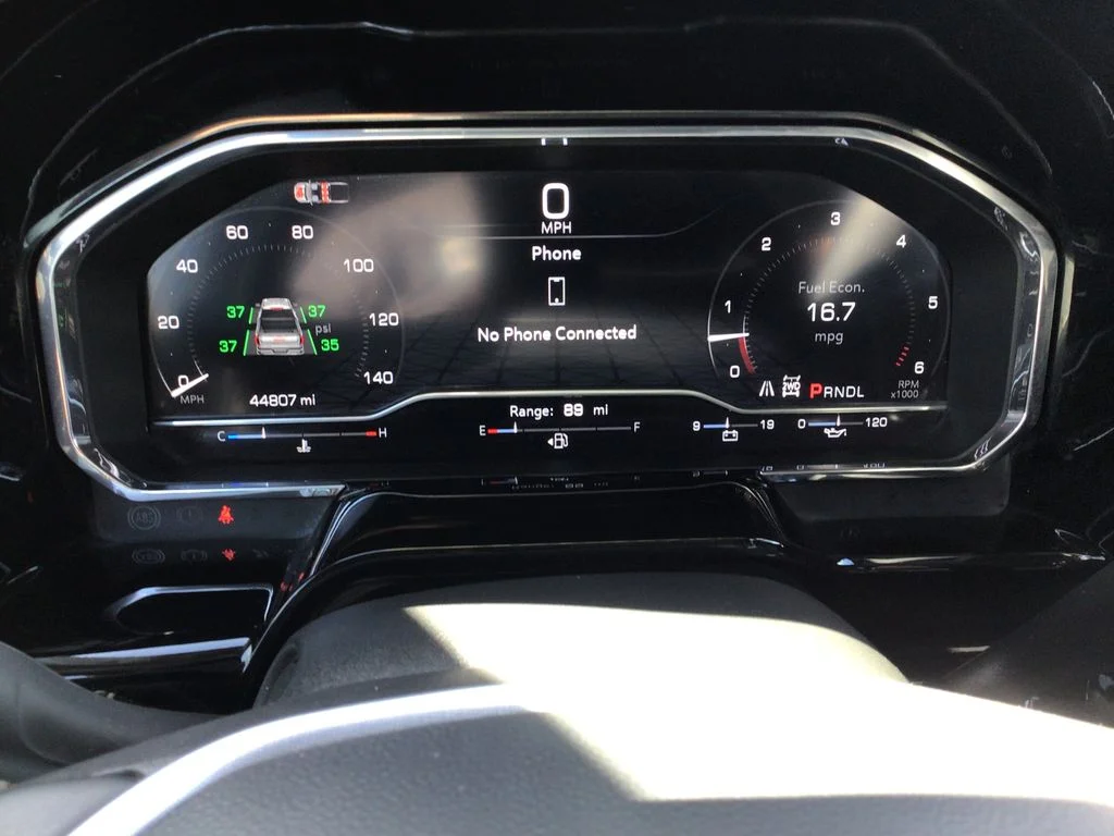 Used 2025 Summit White GMC SLT image 14