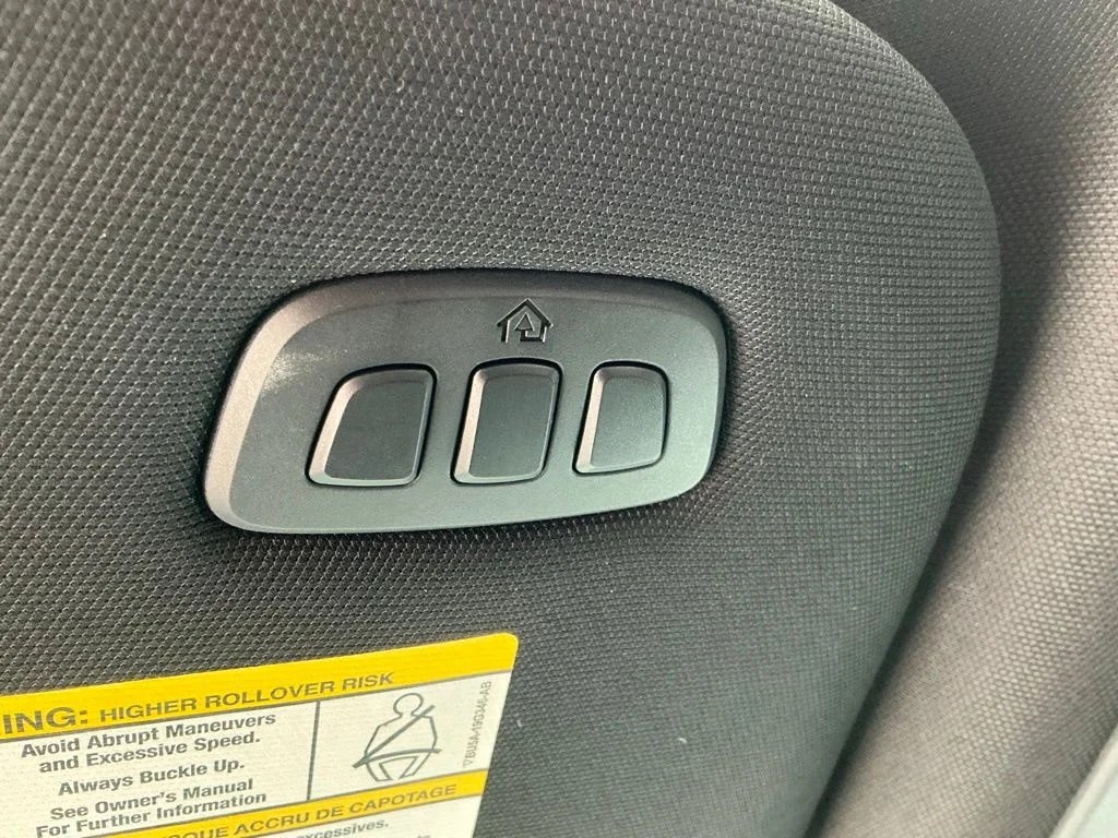 Used 2022 White Ford Platinum image 44