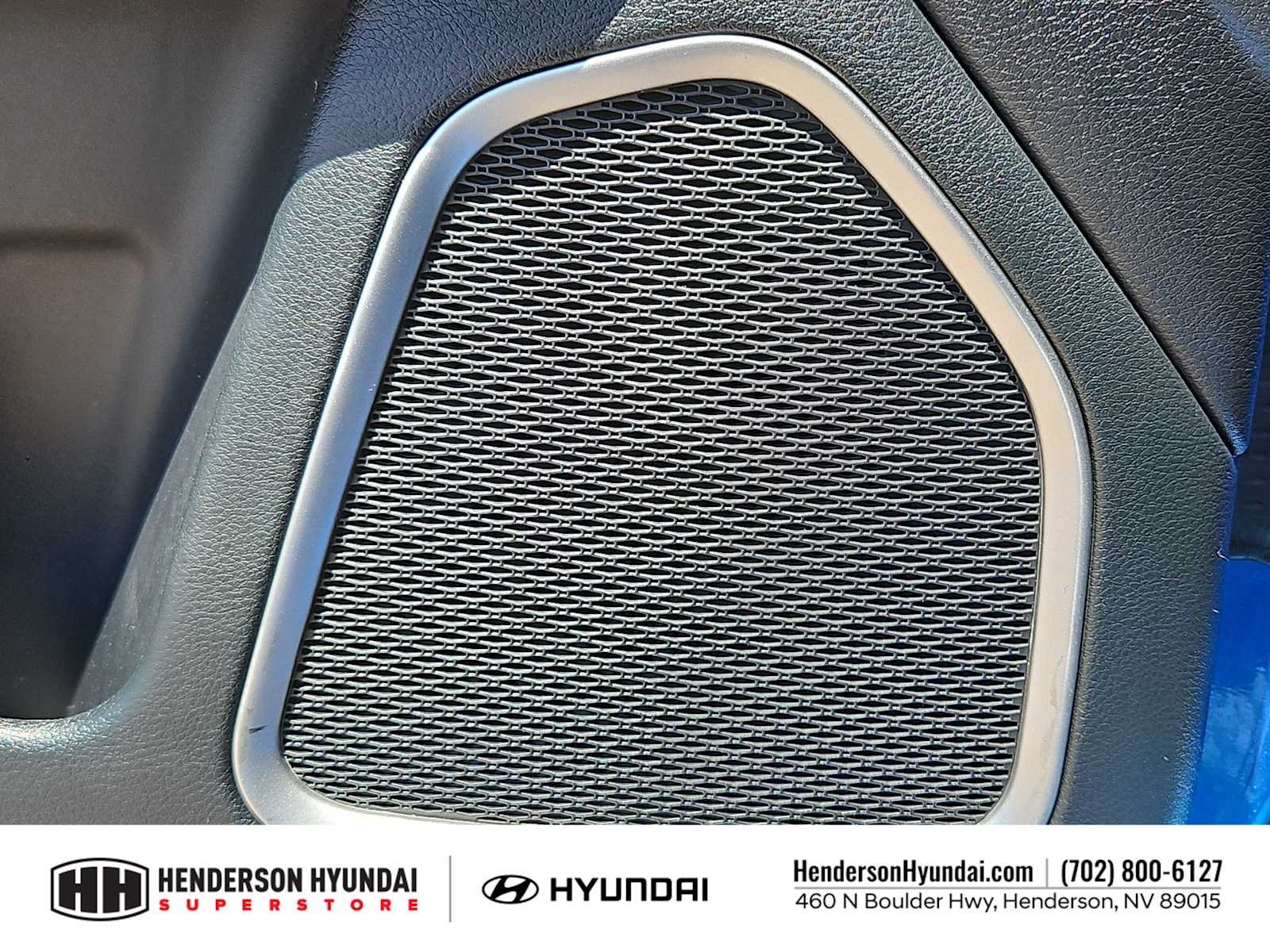 Used 2020 Laser Blue Pearlcoat Jeep Latitude image 29