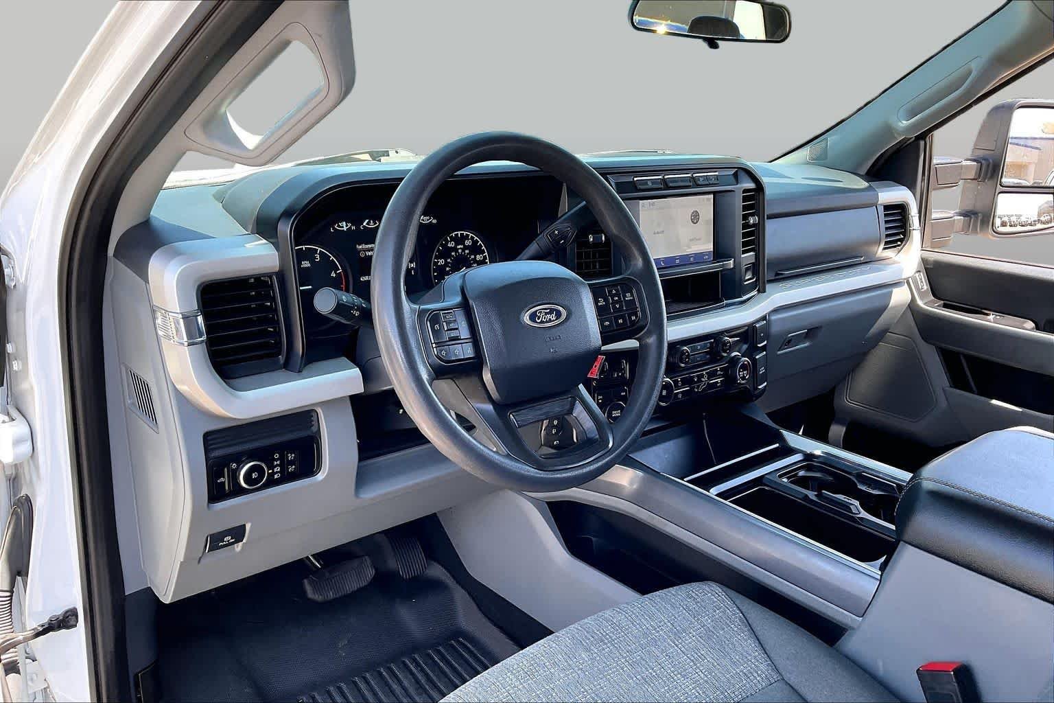 Used 2024 Oxford White Ford XLT image 16