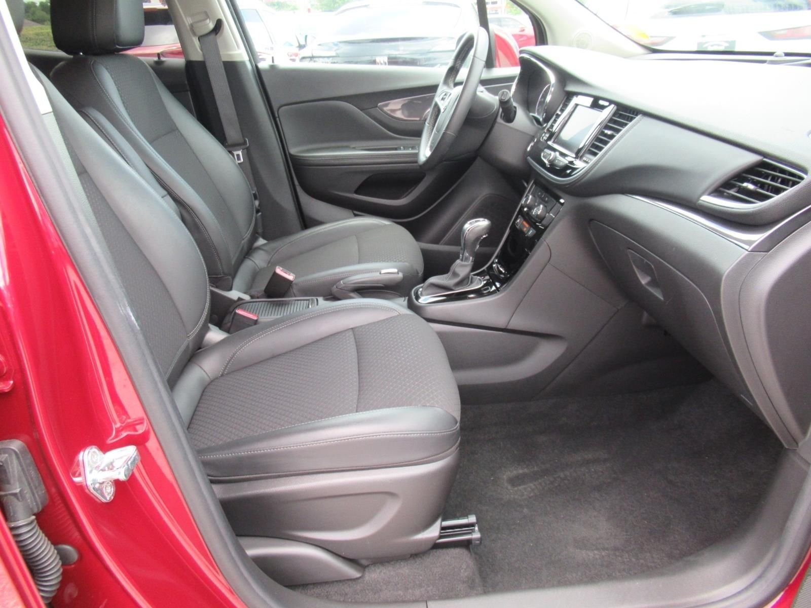 Used 2022  Buick Preferred image 10