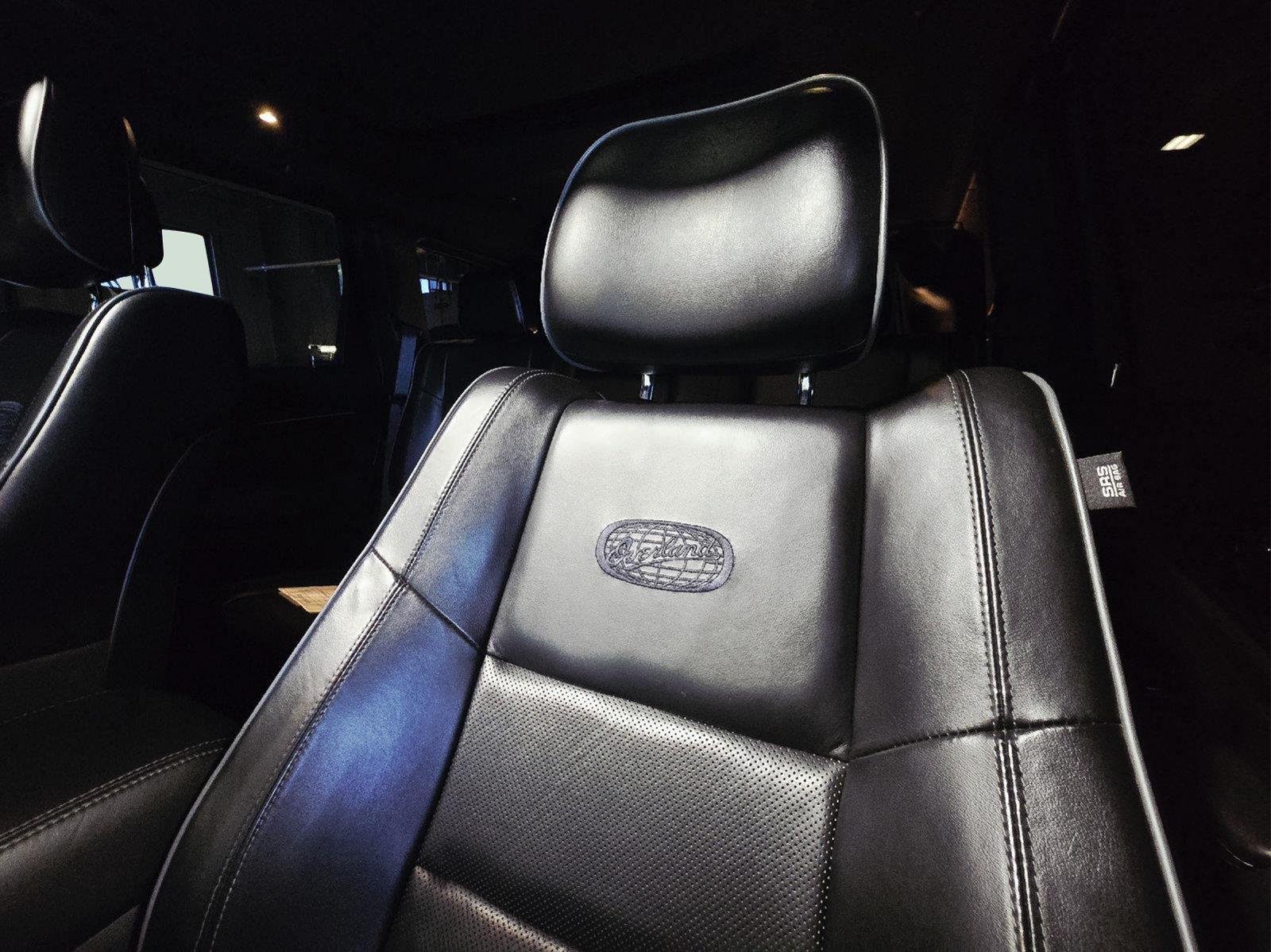 Used 2019 Diamond Black Jeep Overland image 37