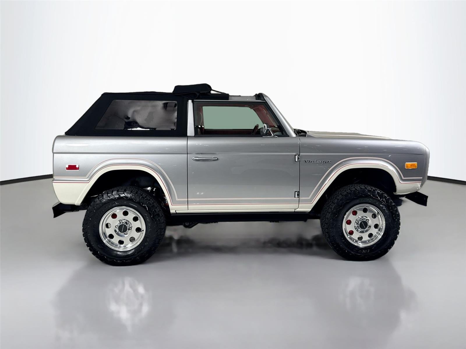 Used 2025 GT Silver Vintage Modern Twin-Turbo w/ Full Bespoke Interior image 49