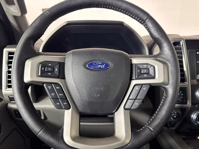 Used 2016 White Ford Lariat image 18