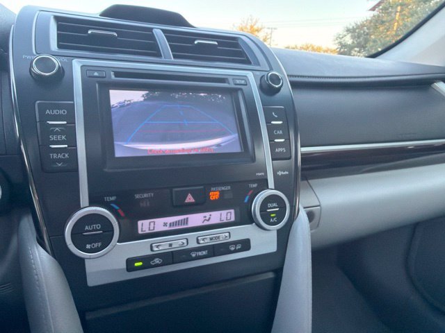 Used 2013 Silver Toyota XLE image 18
