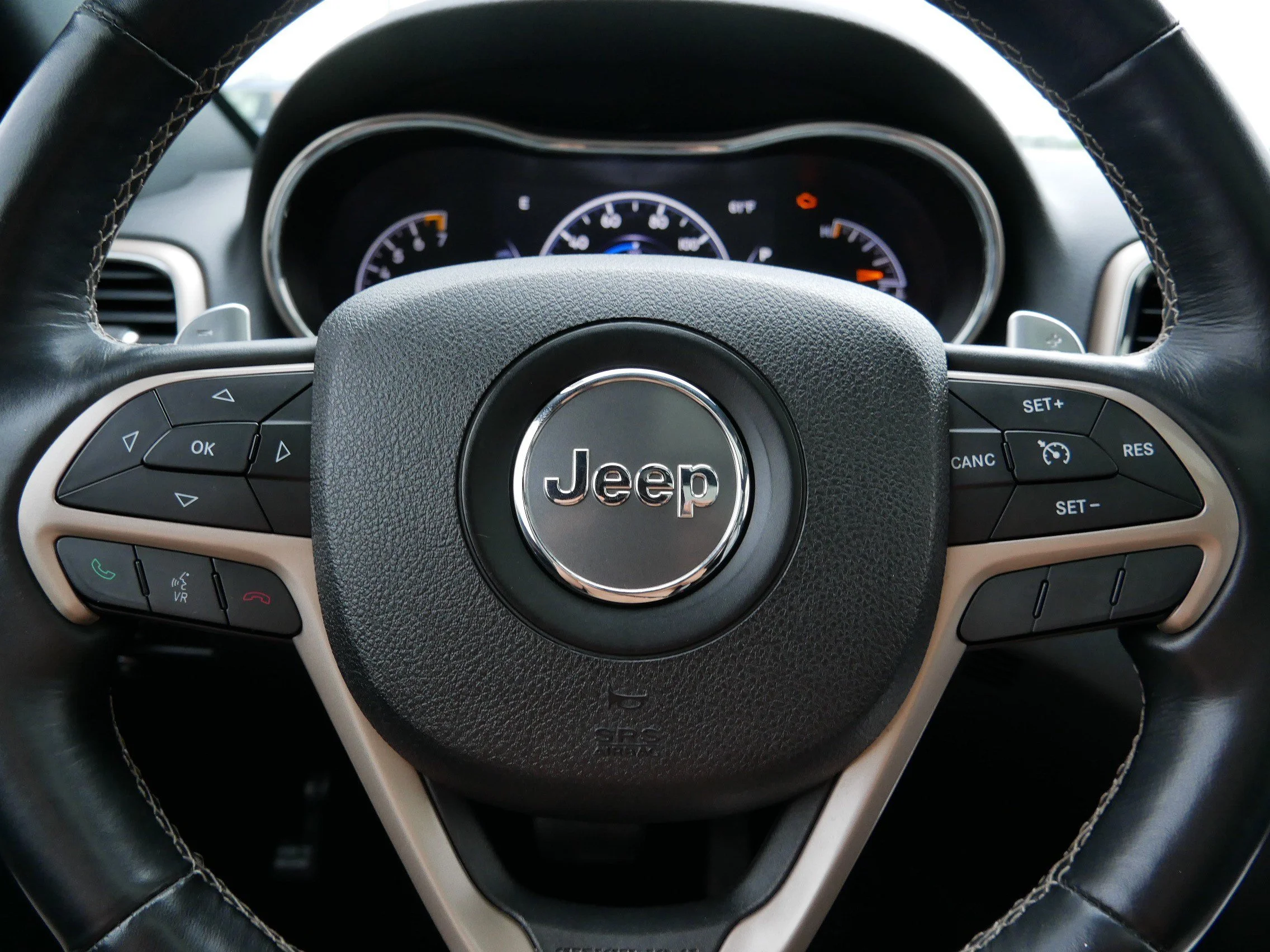 Used 2016 Bright White Clearcoat Jeep Limited image 25