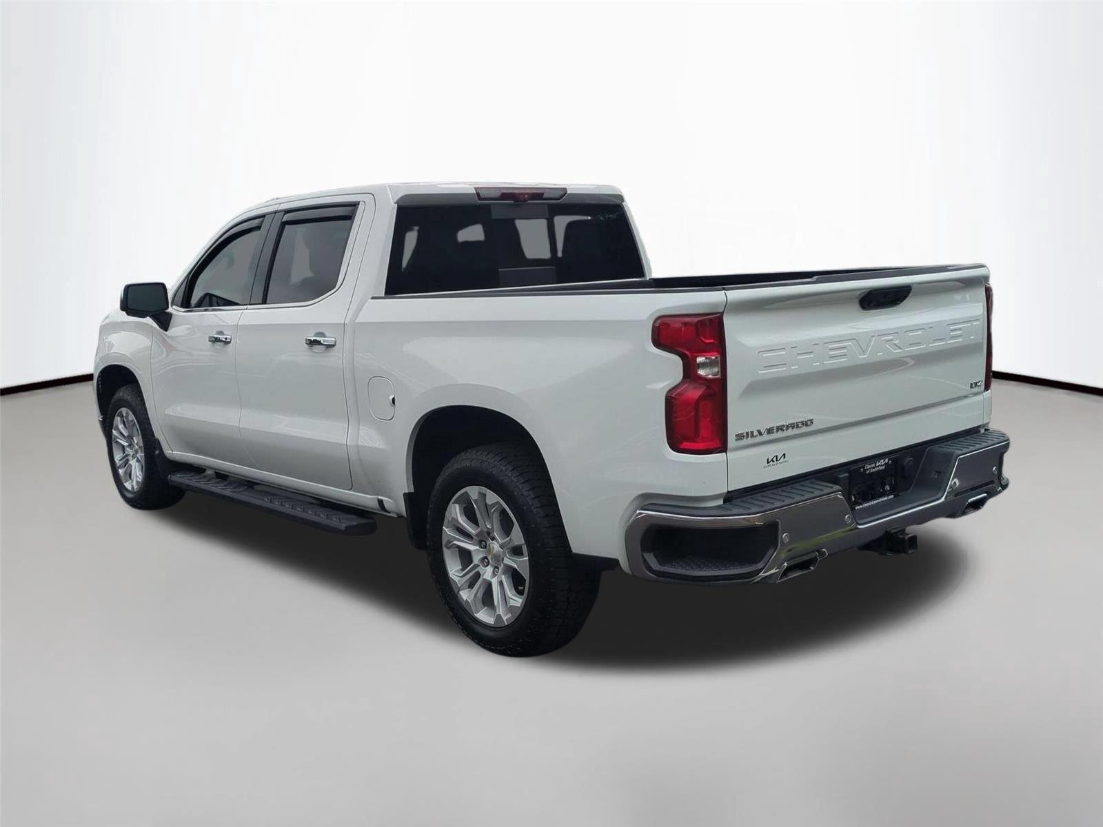Used 2023 Summit White Chevrolet LTZ image 3