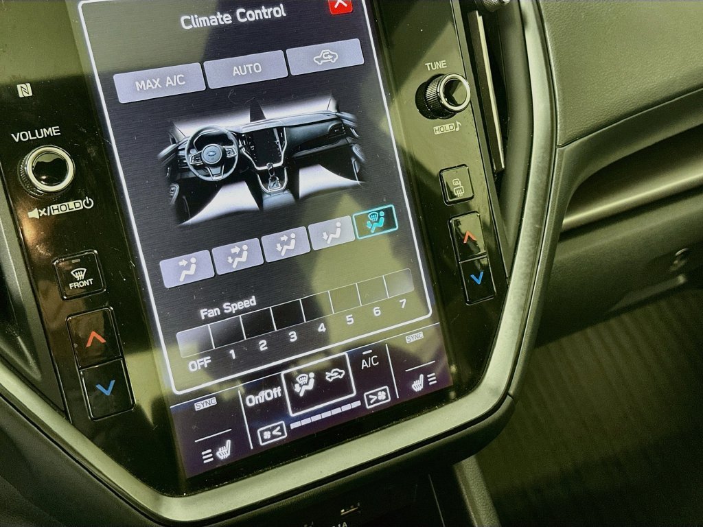Used 2022 Ice Silver Metallic Subaru Premium image 15