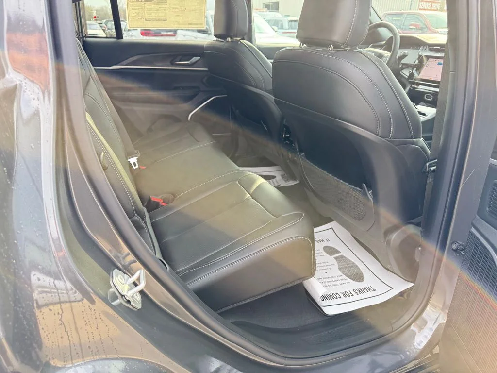 New 2026 Baltic Gray Metallic Clear-Coat Exterior Paint Jeep Limited image 29
