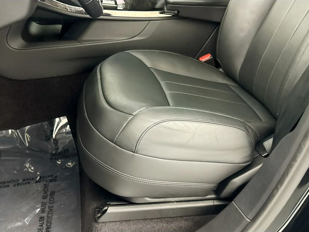 Certified Used 2024 Black Land Rover Dynamic SE image 19