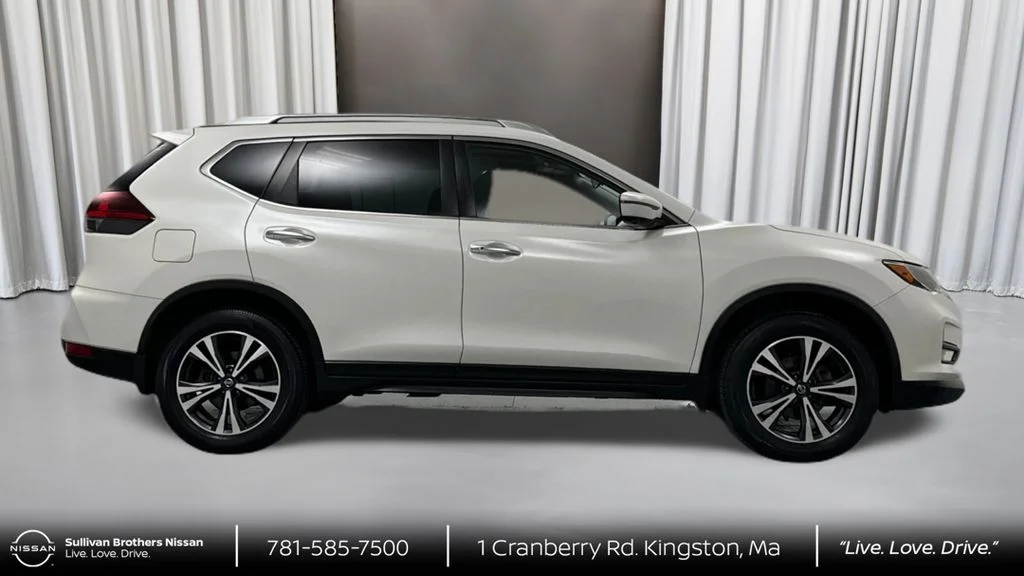 Used 2020 White Nissan SV image 4
