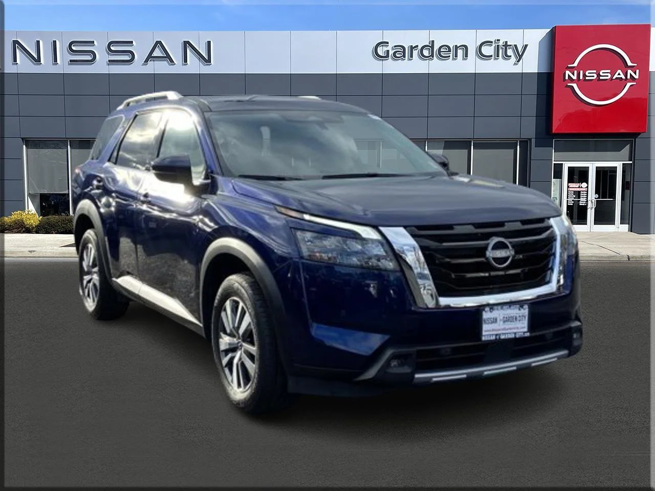 2025 Nissan Pathfinder SL 4WD's photo