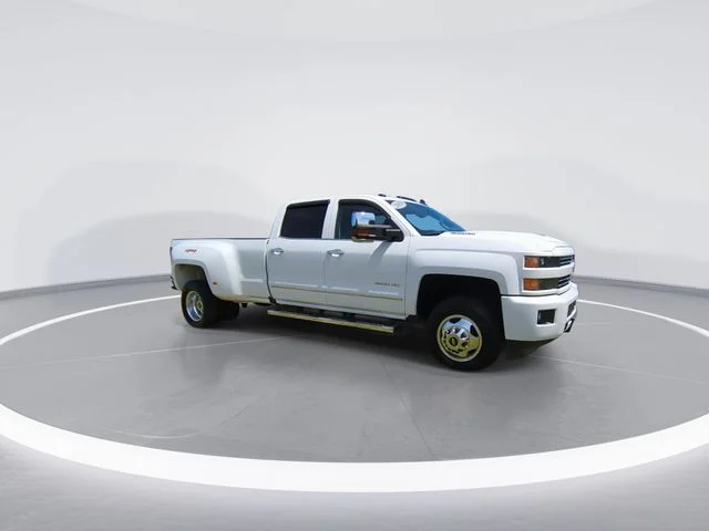 Used 2019 White Chevrolet LTZ image 2