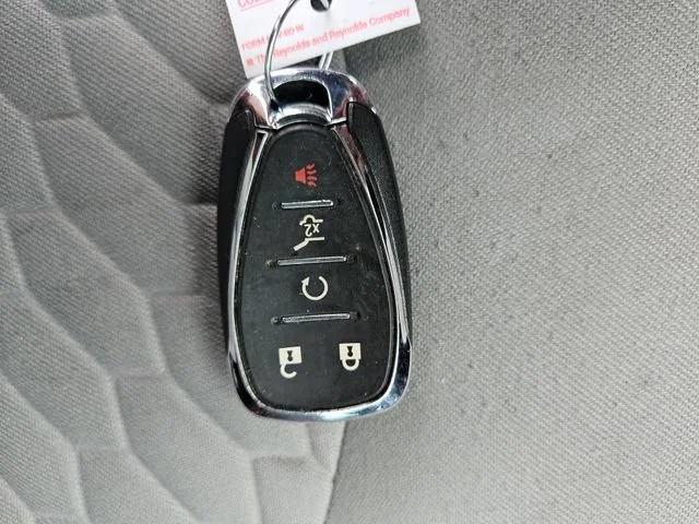 Used 2020 SUMMIT WHITE Chevrolet LT image 29
