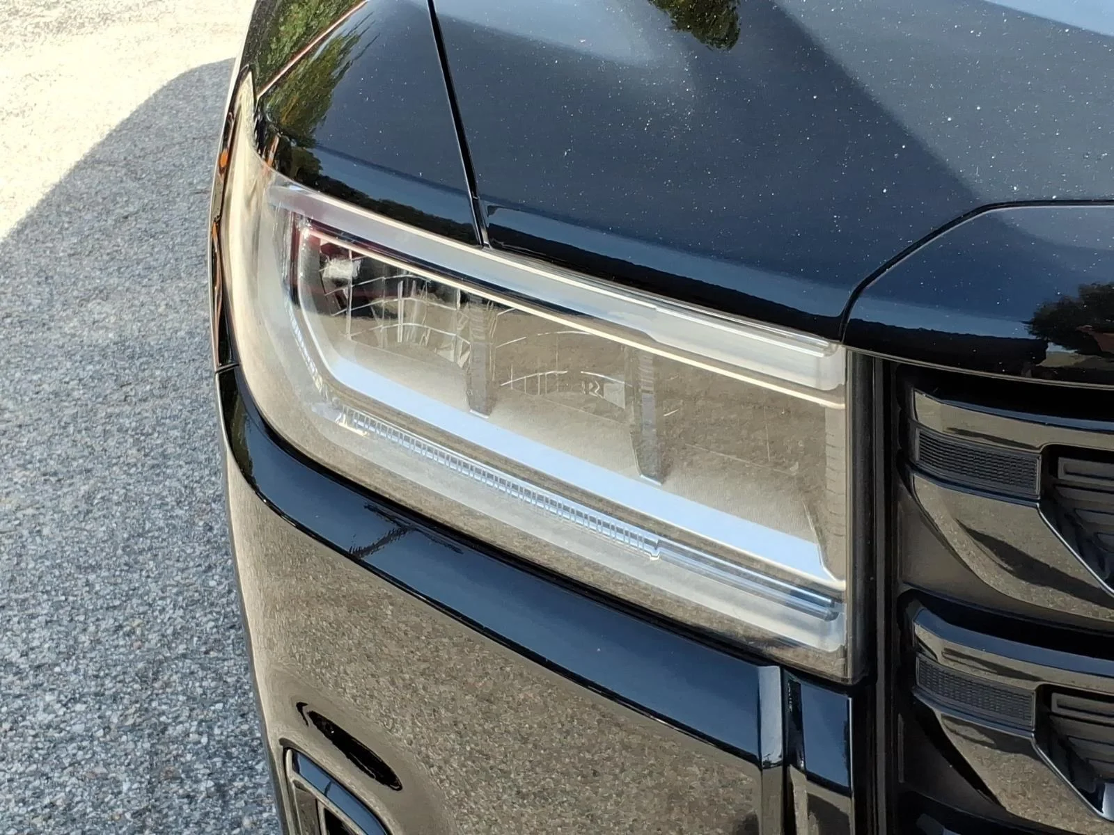 Used 2023 Ebony Twilight Metallic GMC SLT image 6