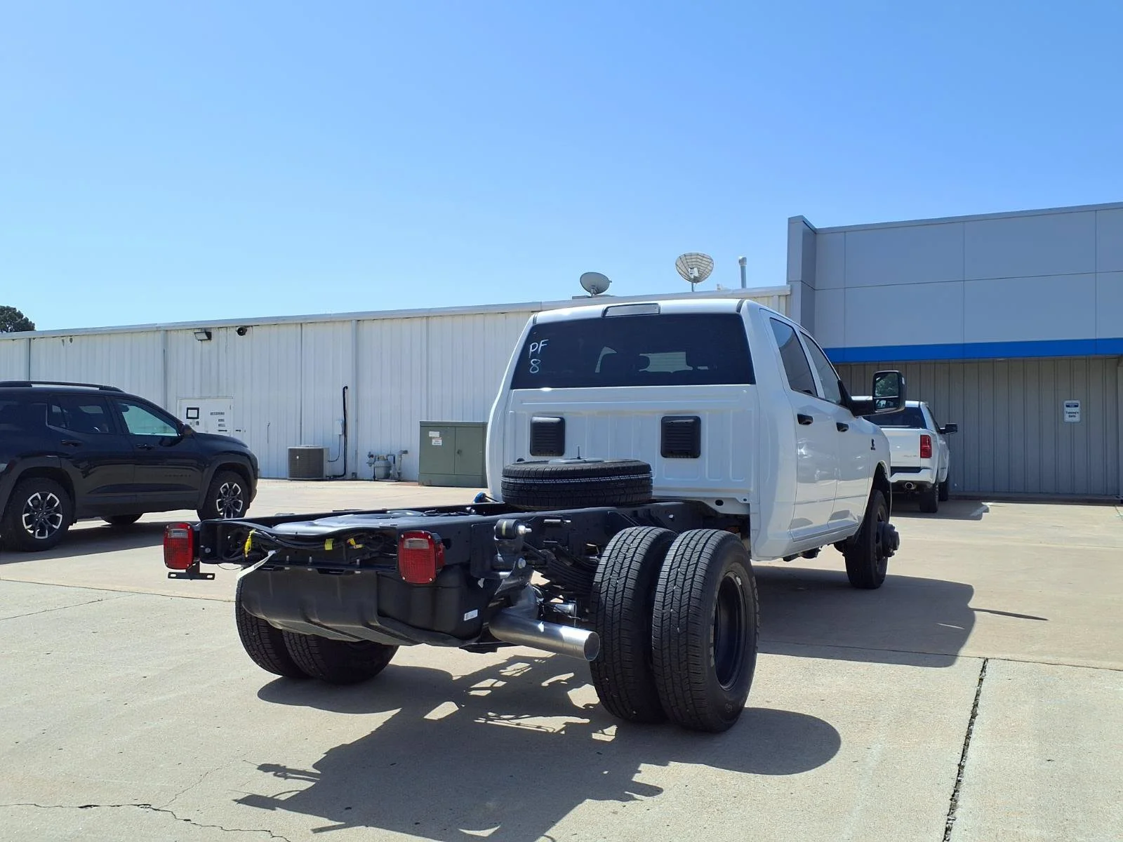 New 2026 Bright White Clear-Coat Exterior Paint RAM Tradesman image 2
