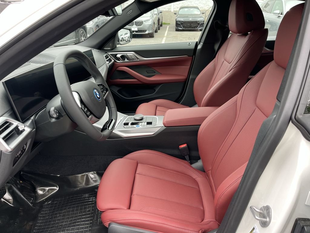 New 2026 White BMW xDrive40 image 11